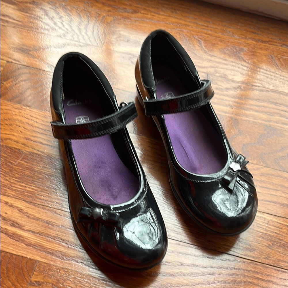 Clarks Black Kids Mary Jane Shoes( UK size 2, EUR 34, US size 3)